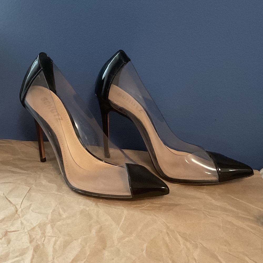 Schutz Cendi Pumps black patent leather clear vinyl pointed cap toe size 5.5B